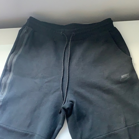 Nike tech fleece shorts - Picture 1 of 1
